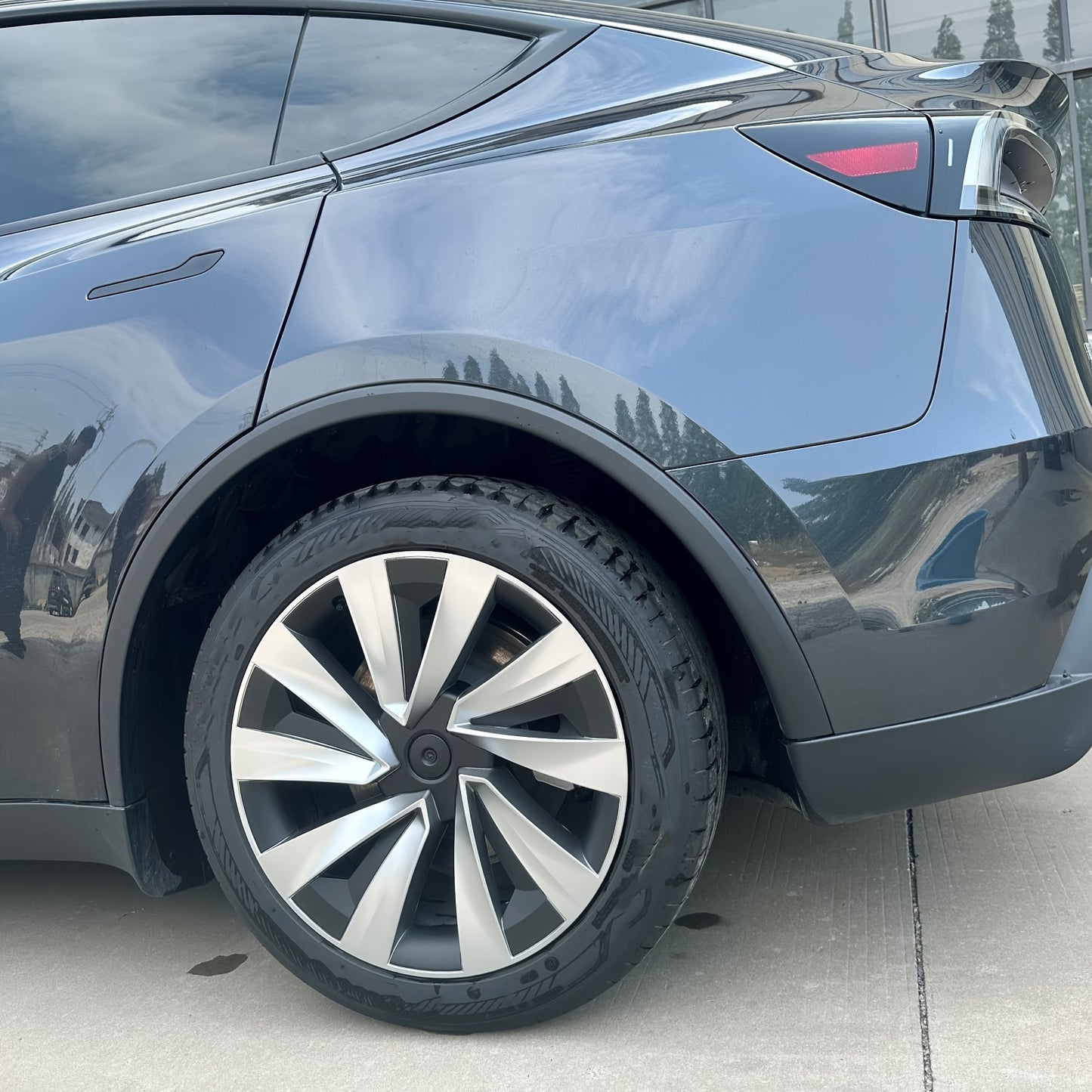 4pcs 19-2025 Dual-Tone Wheel Covers Suitable for Tesla Refreshed Model Y19-Inch, Full-Cover Hub Caps and Rim Protectors Accessories Kit