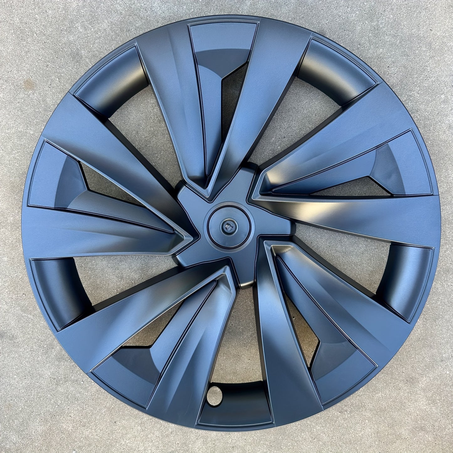 4pcs 19-2025 Dual-Tone Wheel Covers Suitable for Tesla Refreshed Model Y19-Inch, Full-Cover Hub Caps and Rim Protectors Accessories Kit